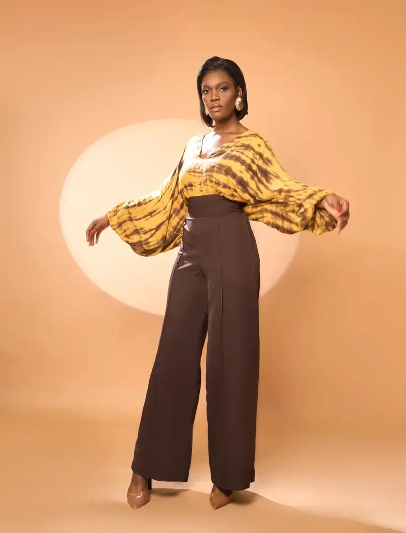 Dela dress with elastic at the wrist and wide trousers with long sleeves shirt
