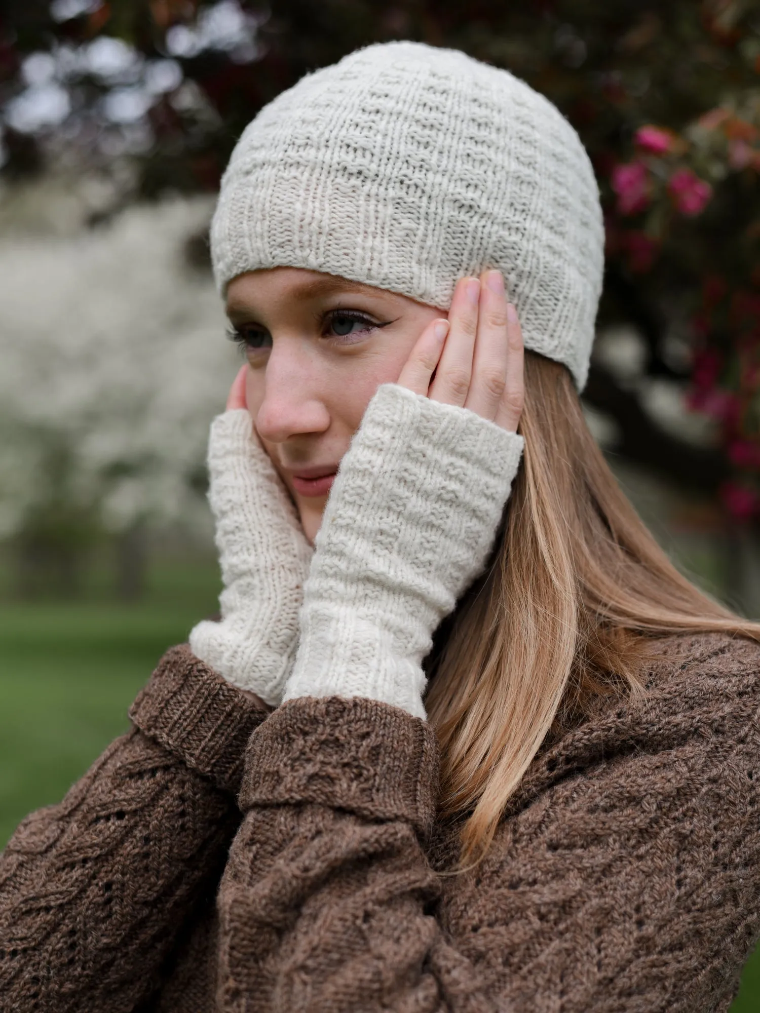 Hot Waffles Hat and Mitts <br/><small>knitting pattern</small>