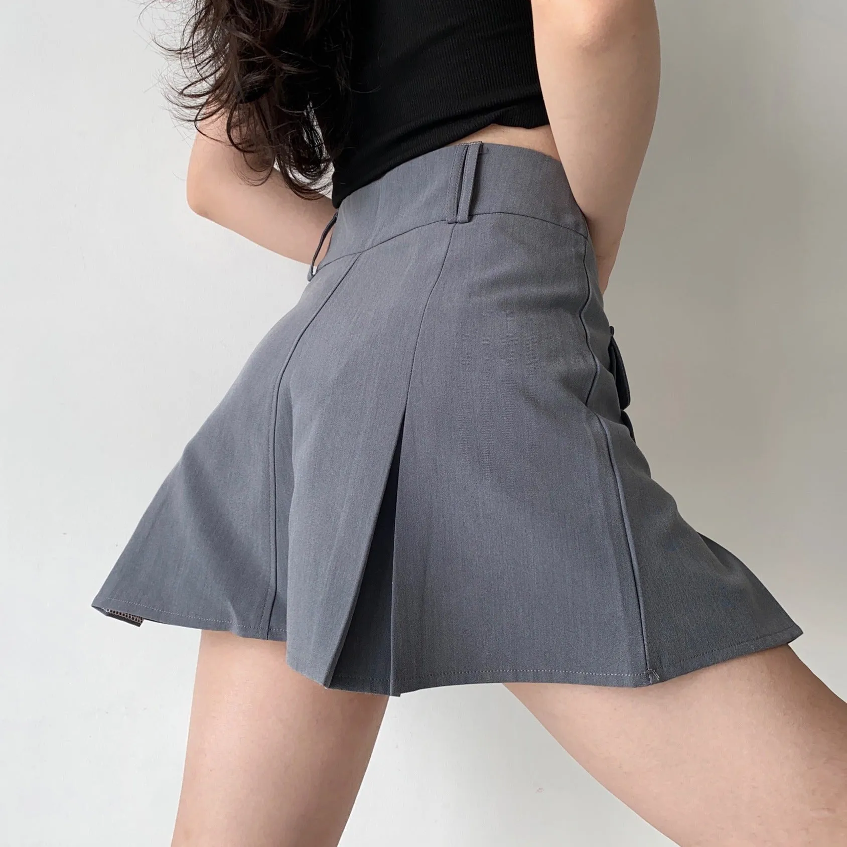 sealbeer - Raquelle Pleated Pocket Skirt